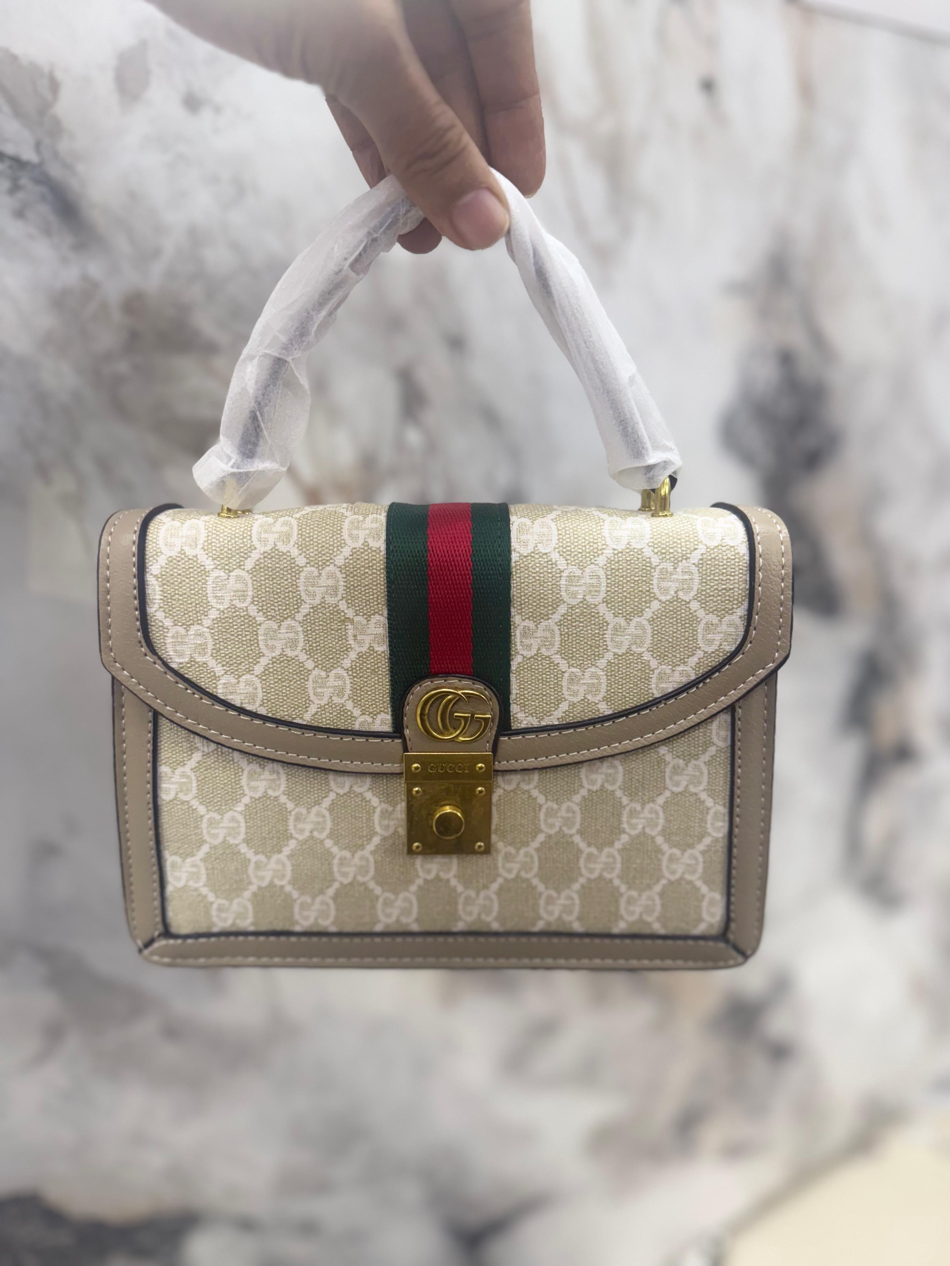 Gucci  Padlock Queen Margaret Bee Press Lock