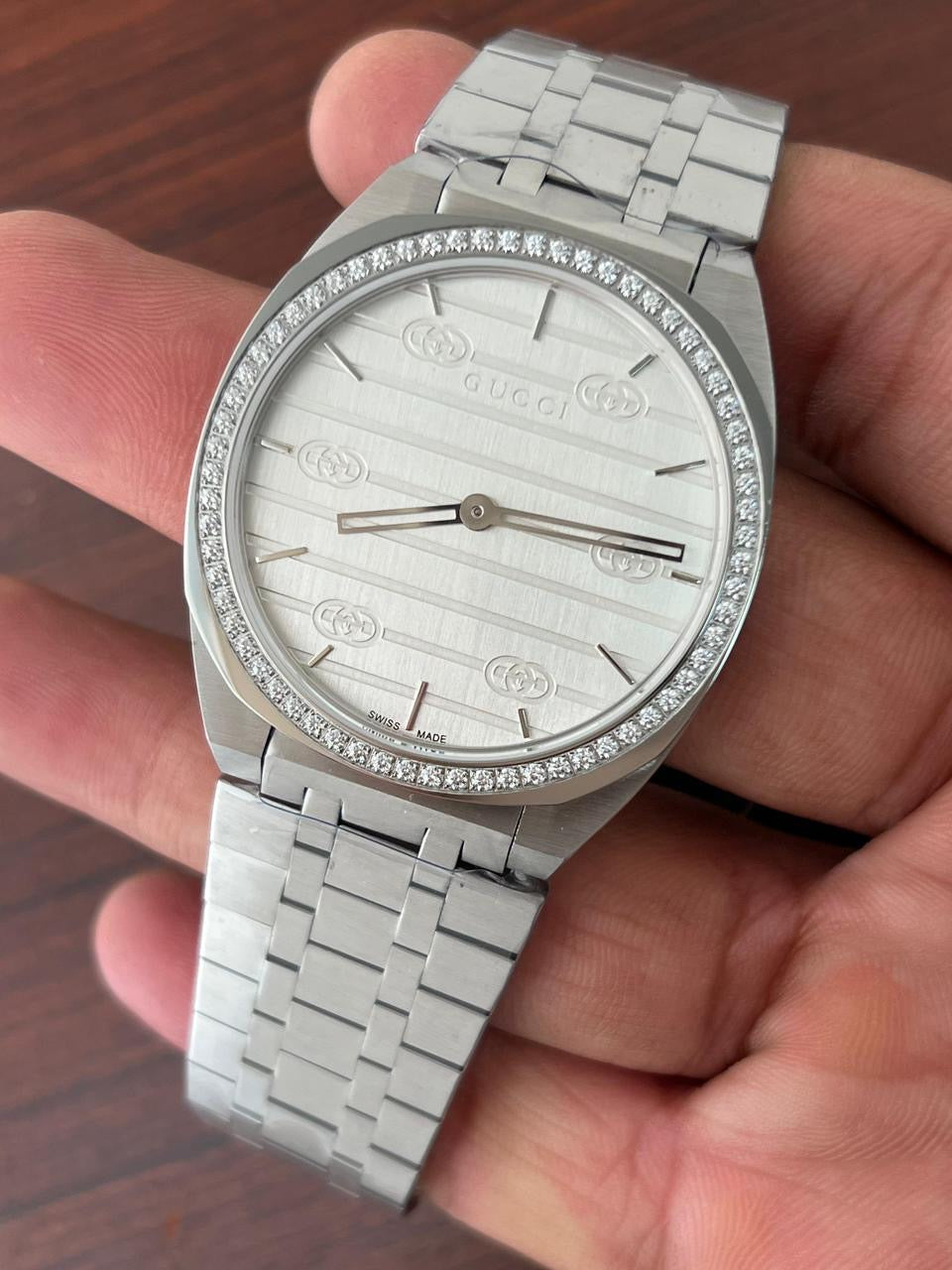 Gucci 25H Diamond Bezel Series