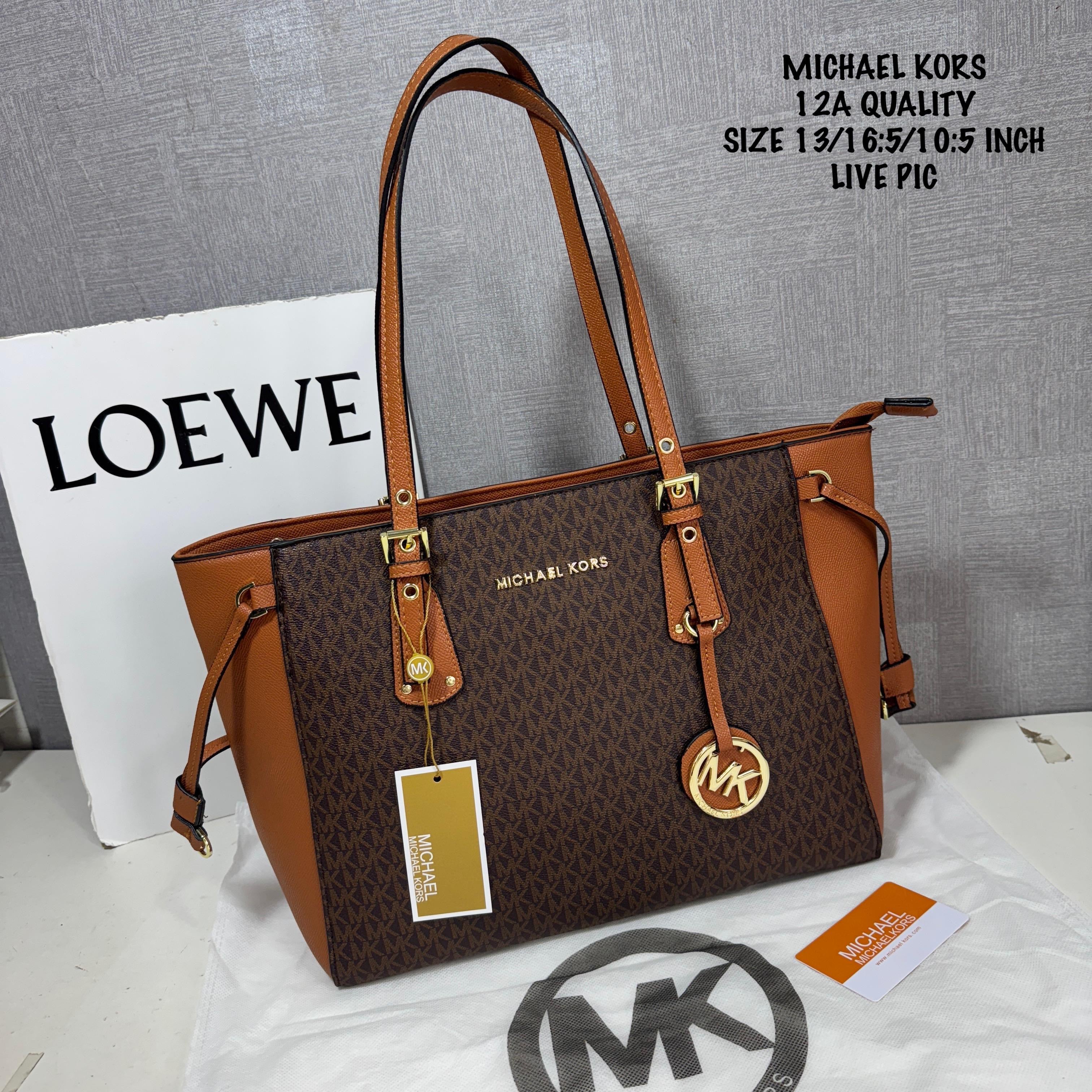 Michael Kors Voyager Tote