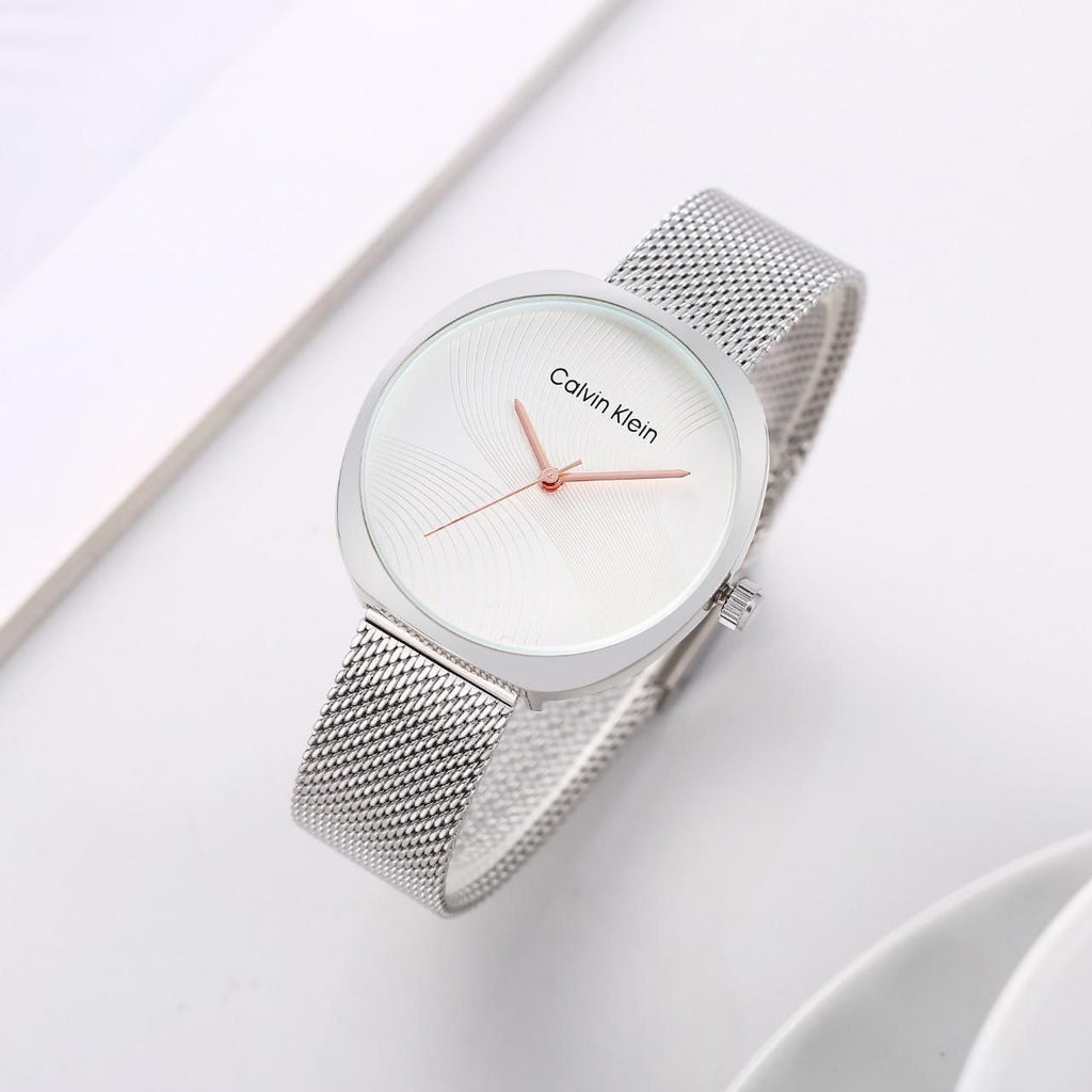 Calvin Klein Twisted Bezel