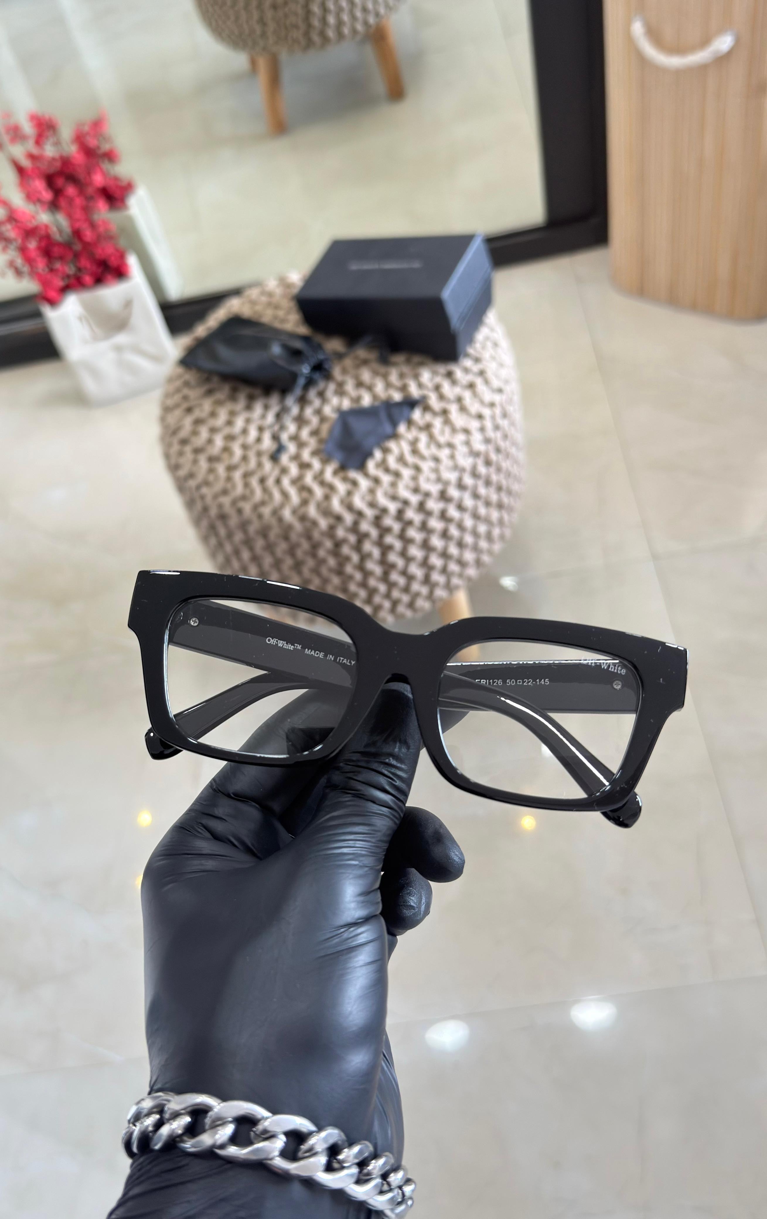 Off-White Frame