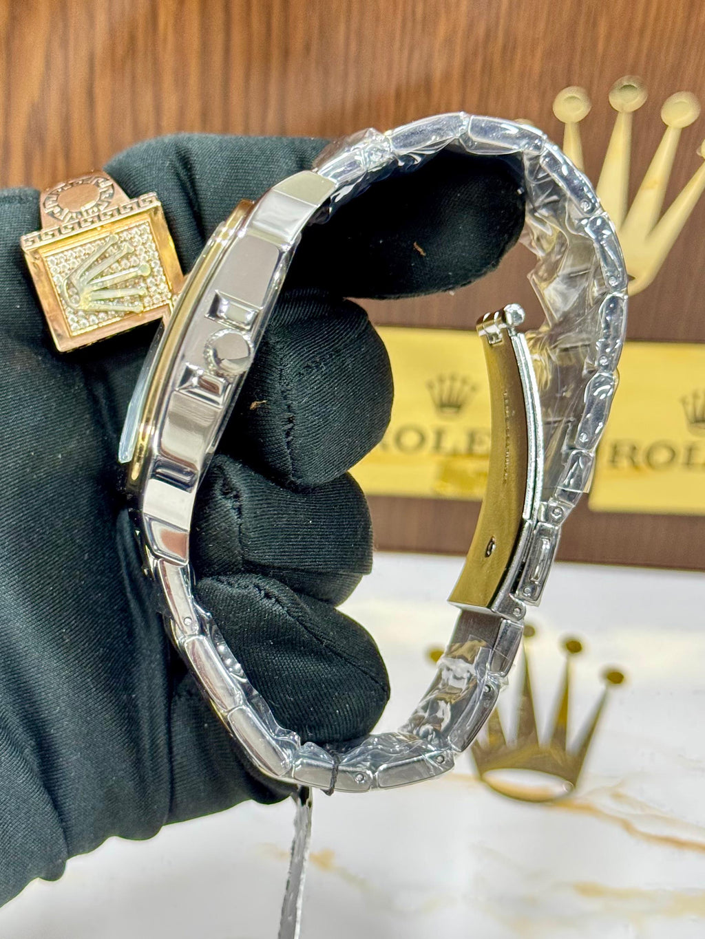 Guess Square Green Dial Edition