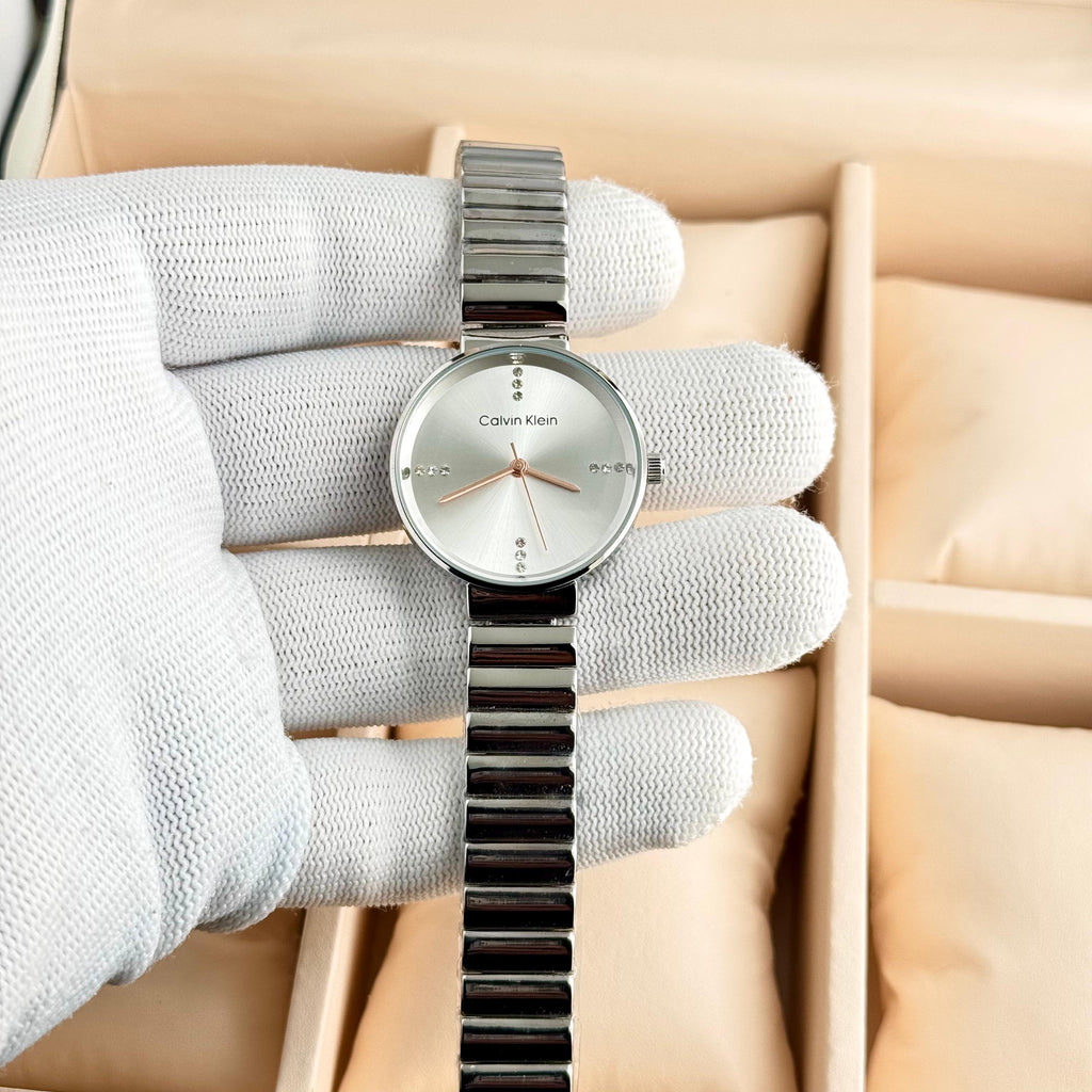 Calvin Klein Minimalistic T-Bar