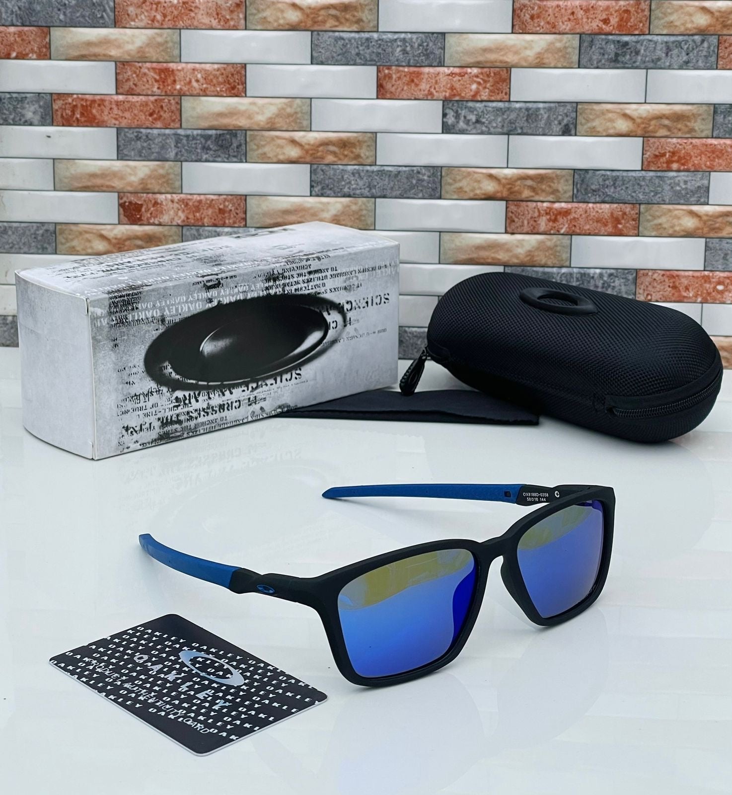 Oakley Unisex Sunglasses