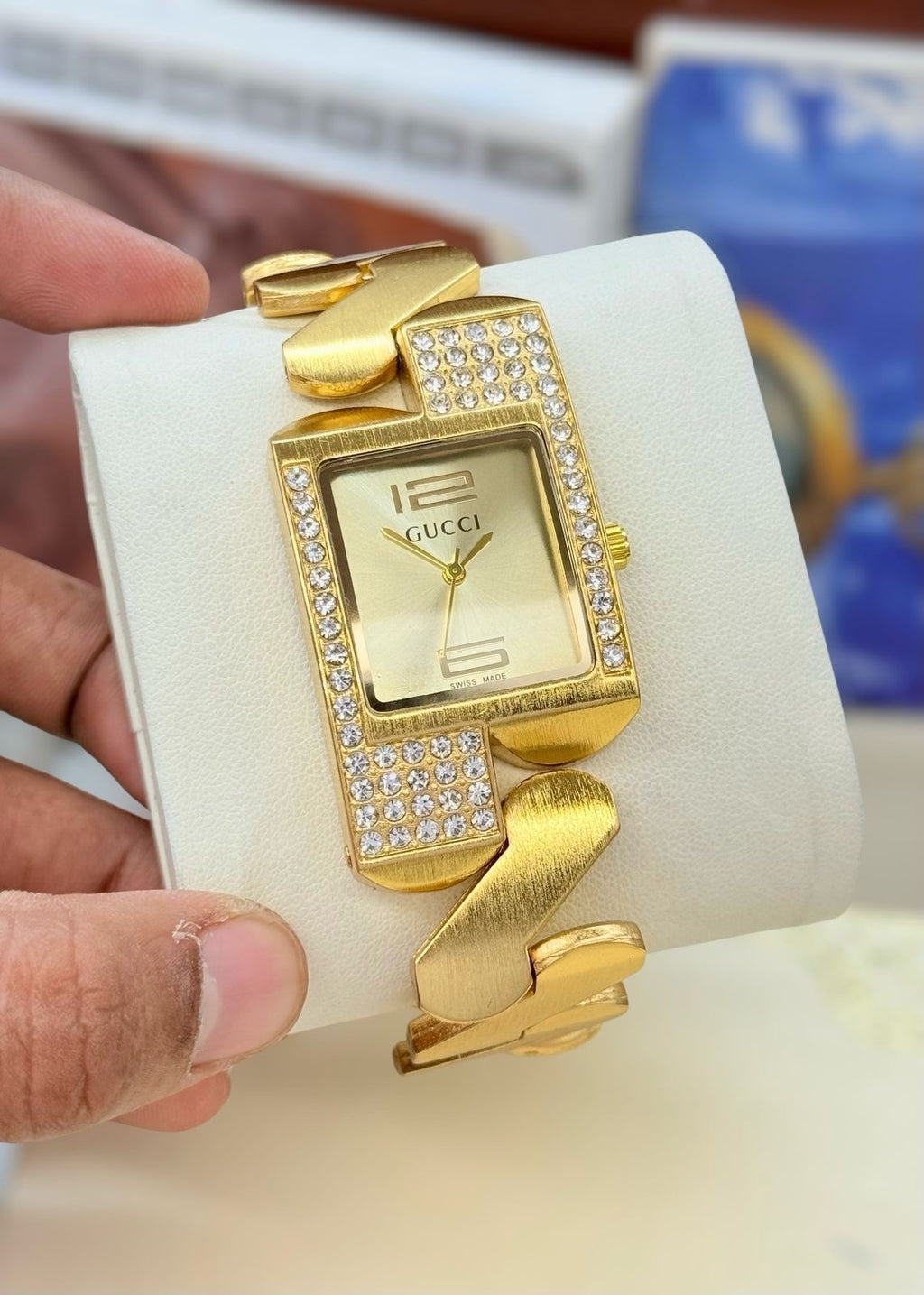 Gucci Twirl Collection