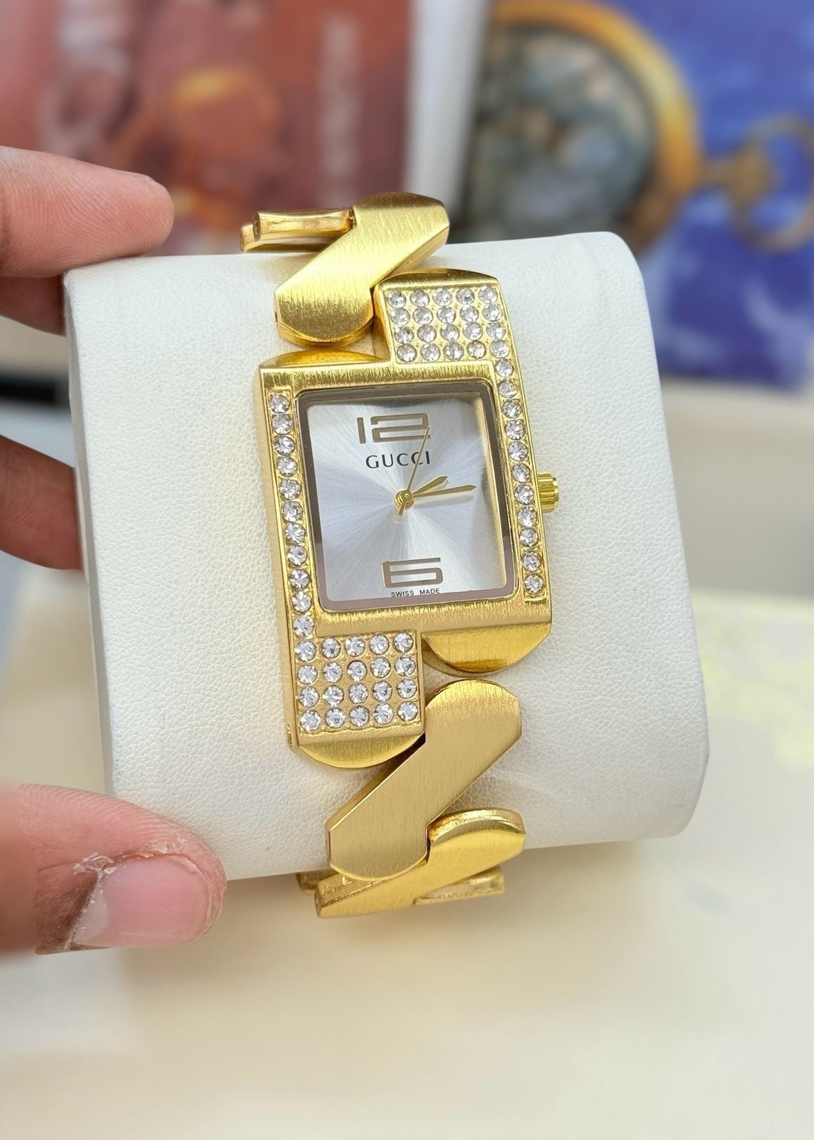 Gucci Twirl Collection