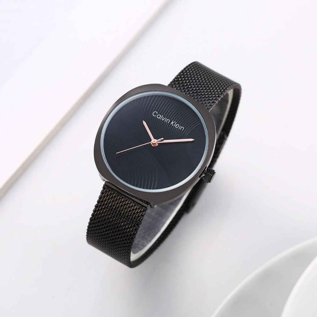 Calvin Klein Twisted Bezel