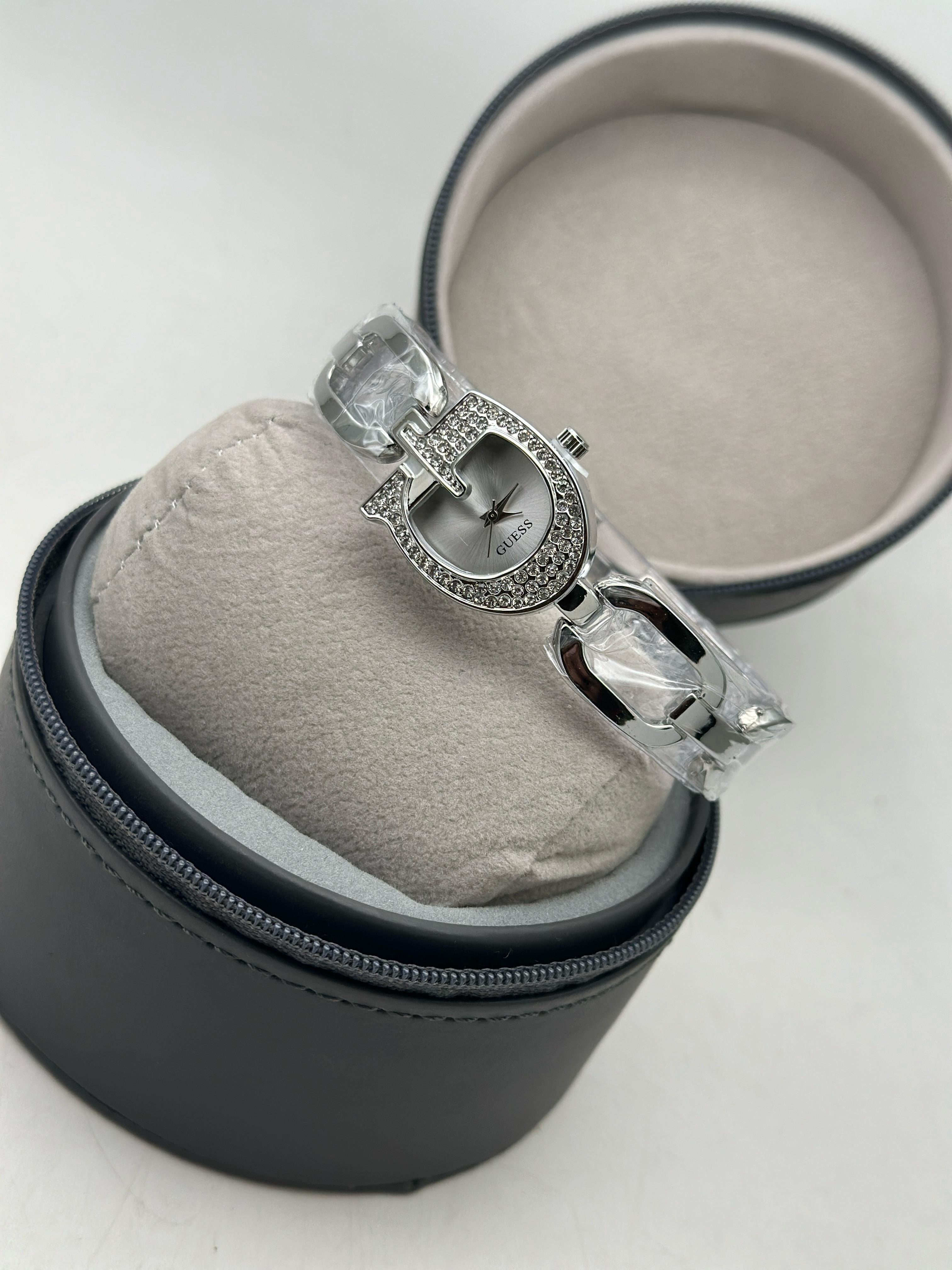 Guess Gia Collection