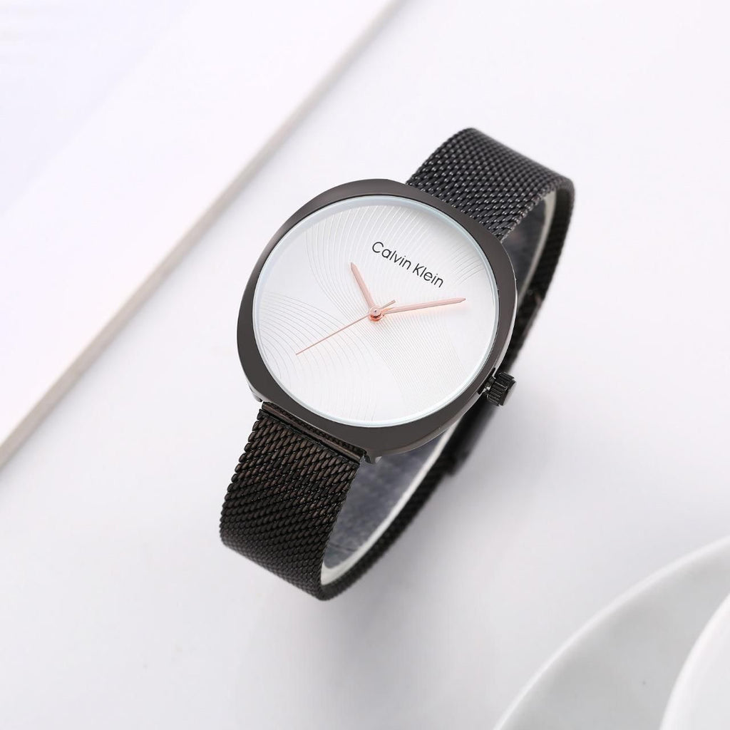 Calvin Klein Twisted Bezel
