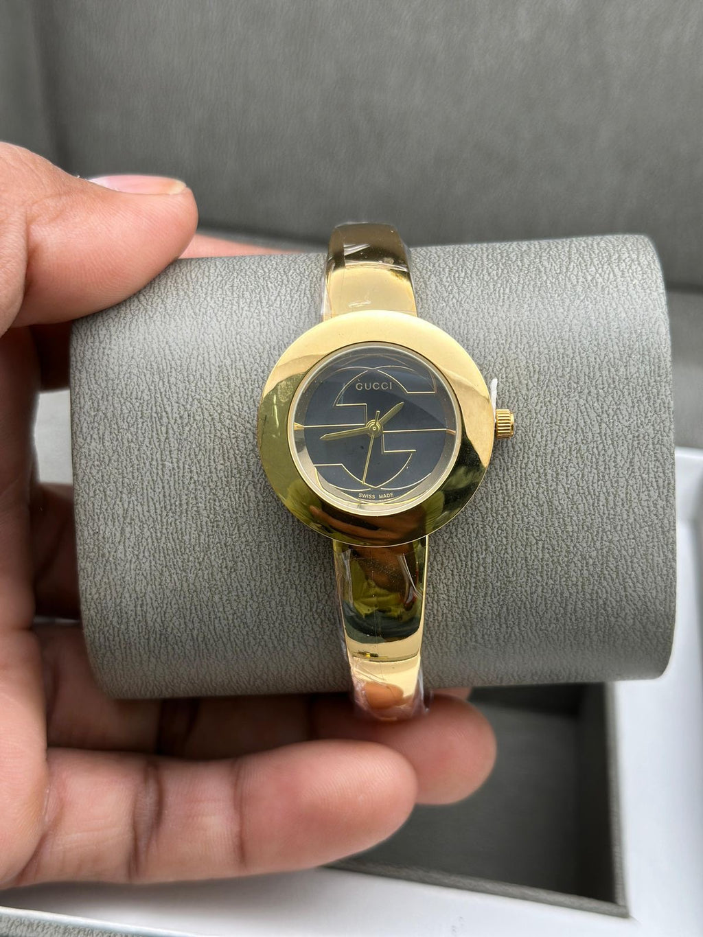 Gucci Twirl Bangle Watch
