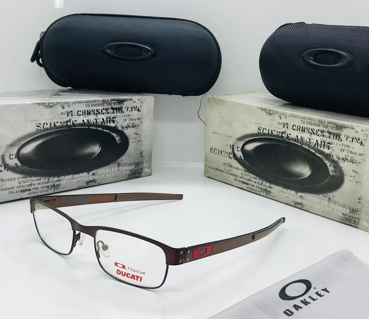 Oakley Unisex Metal Frame