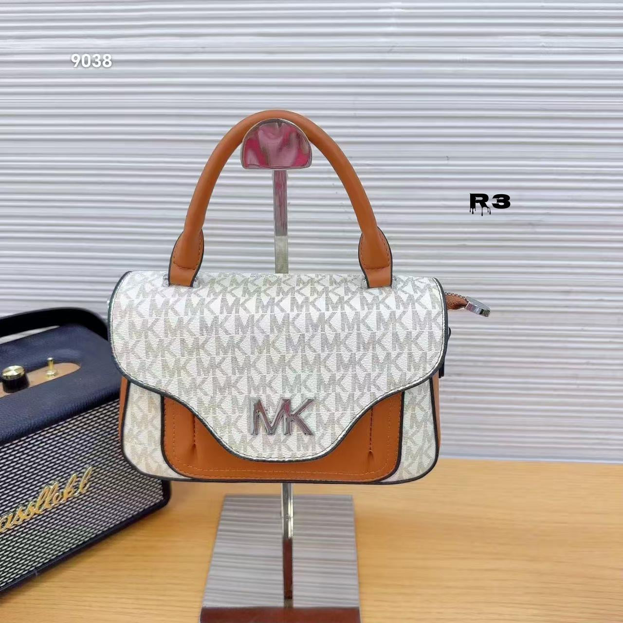 Michael Kors Crossbody Bag