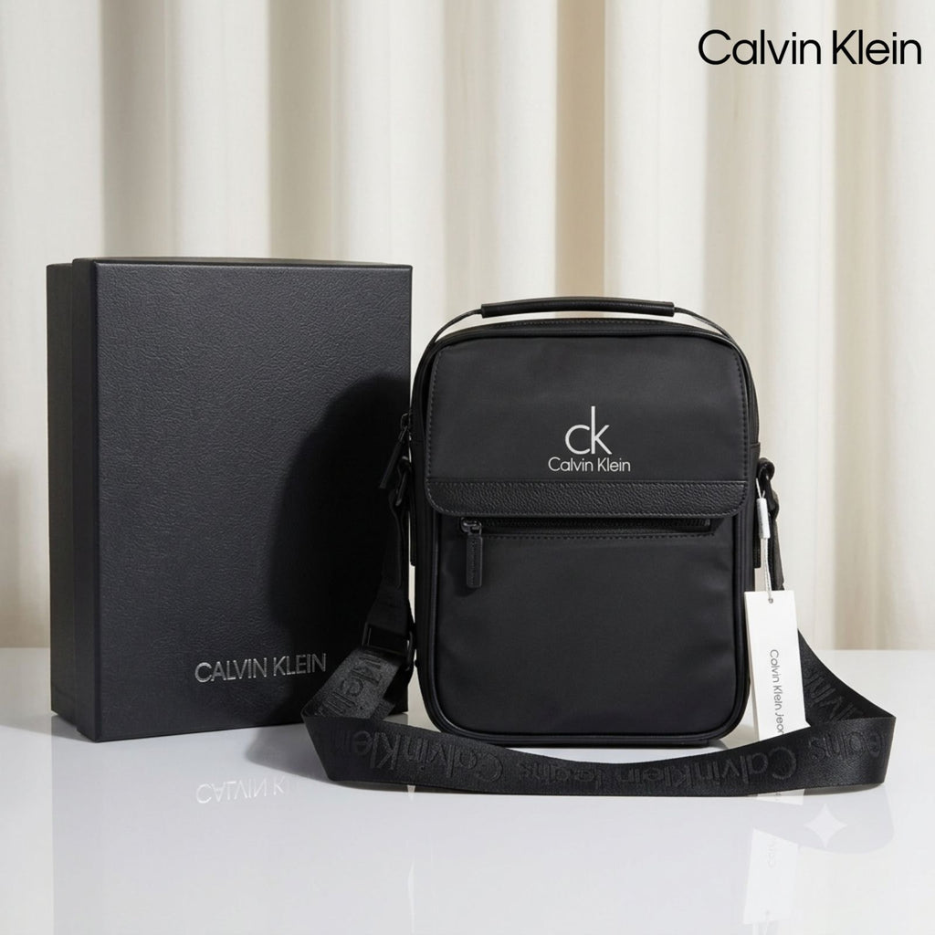 Calvin Klein Messenger Bag