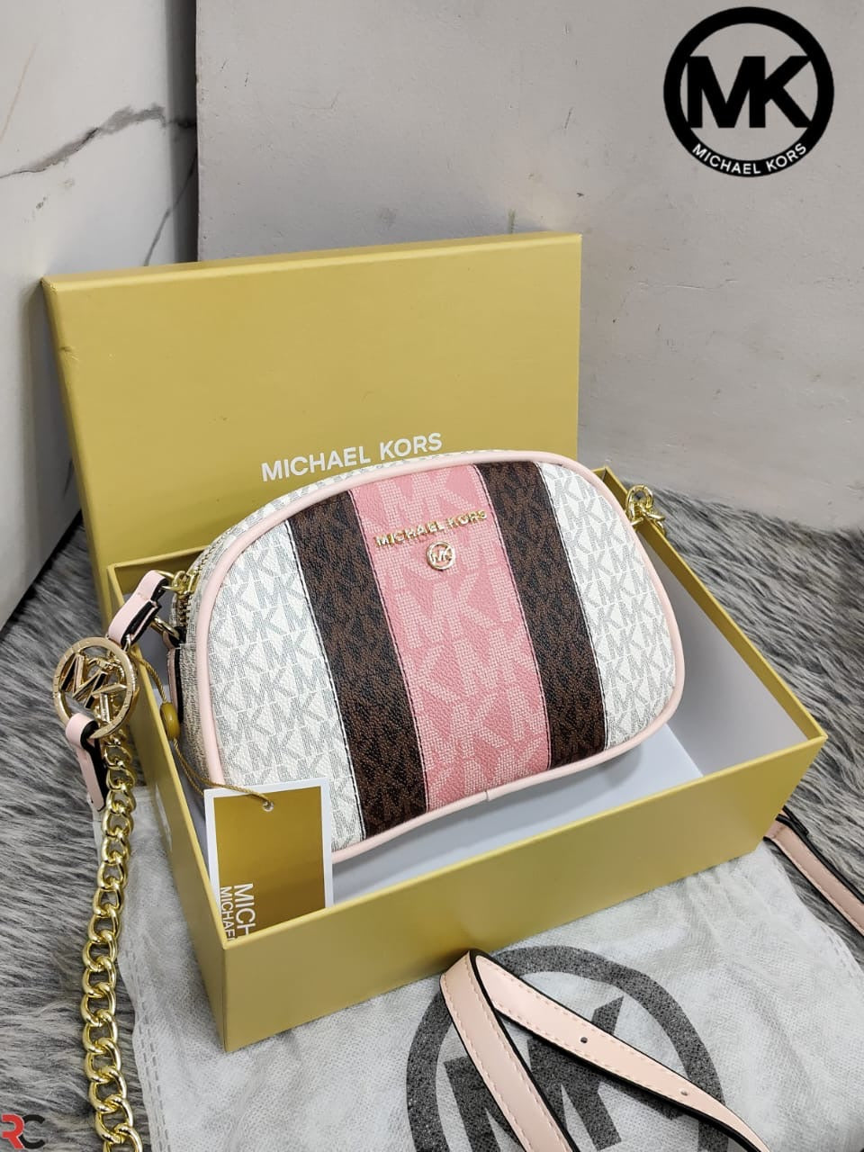 Michael Kors Jet Set Charm Oval Camera Bag