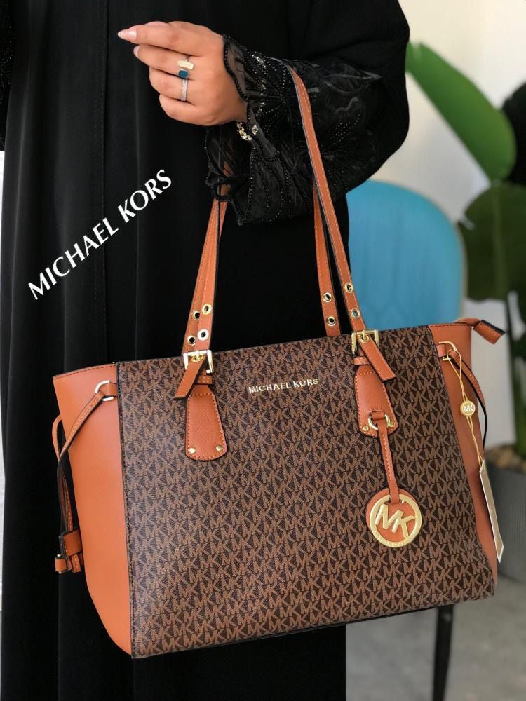 Michael Kors Voyager Tote
