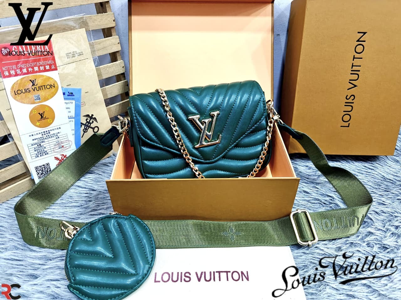 Louis Vuitton Wave Multi Pochette