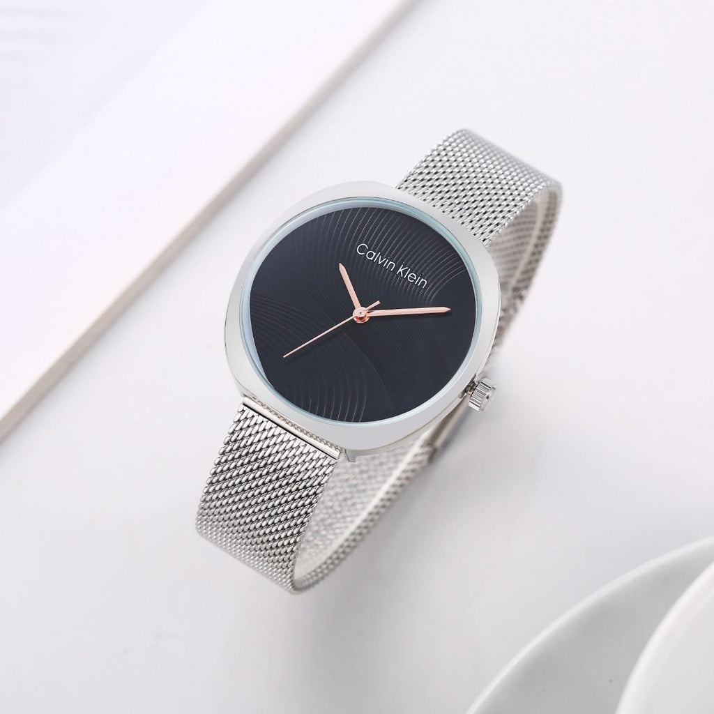 Calvin Klein Twisted Bezel