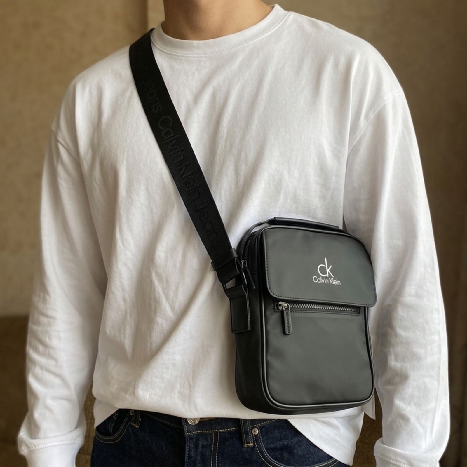 Calvin Klein Messenger Bag