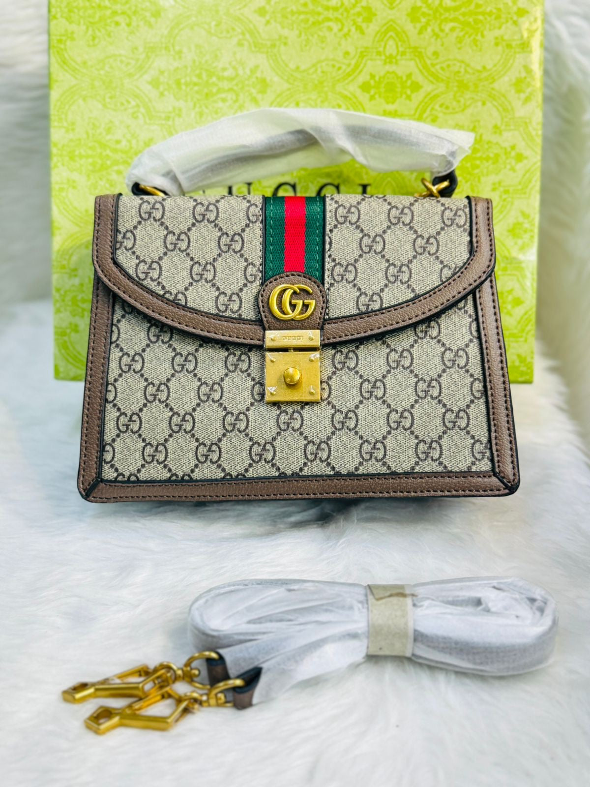 Gucci  Padlock Queen Margaret Bee Press Lock