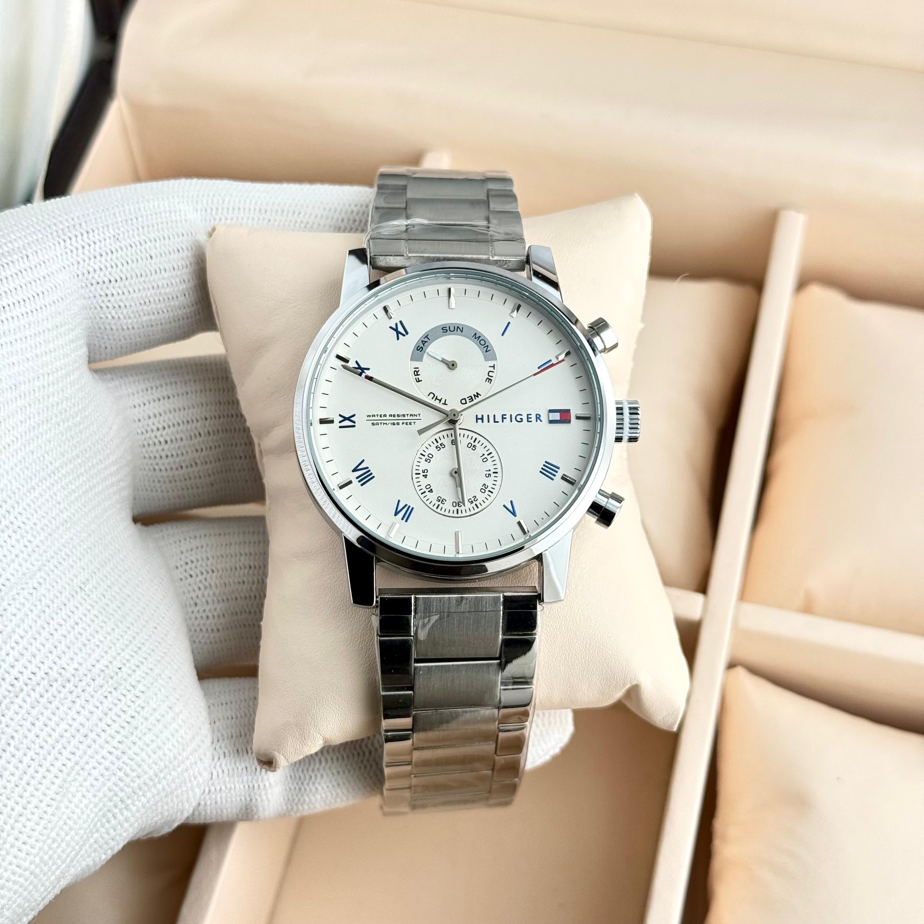 Tommy Hilfiger Multifunction