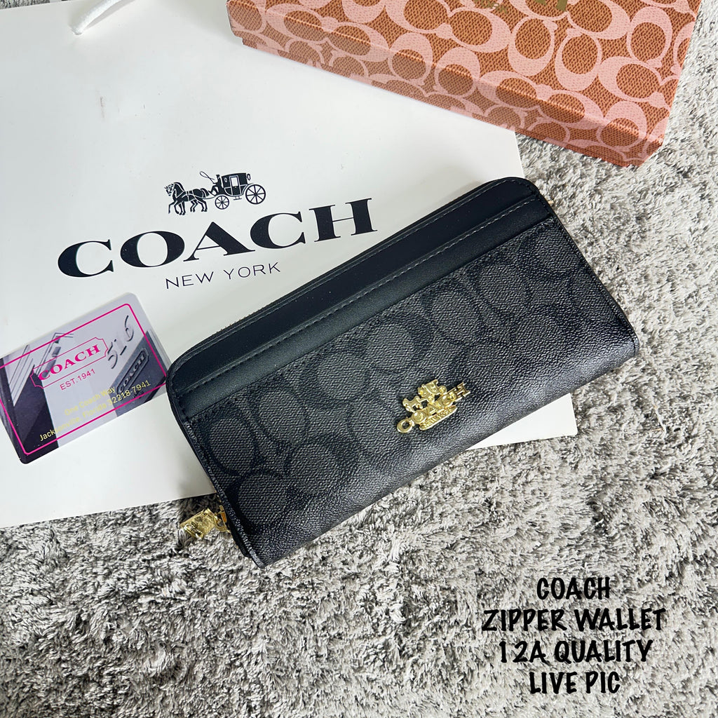 Coach Zipper Wallet