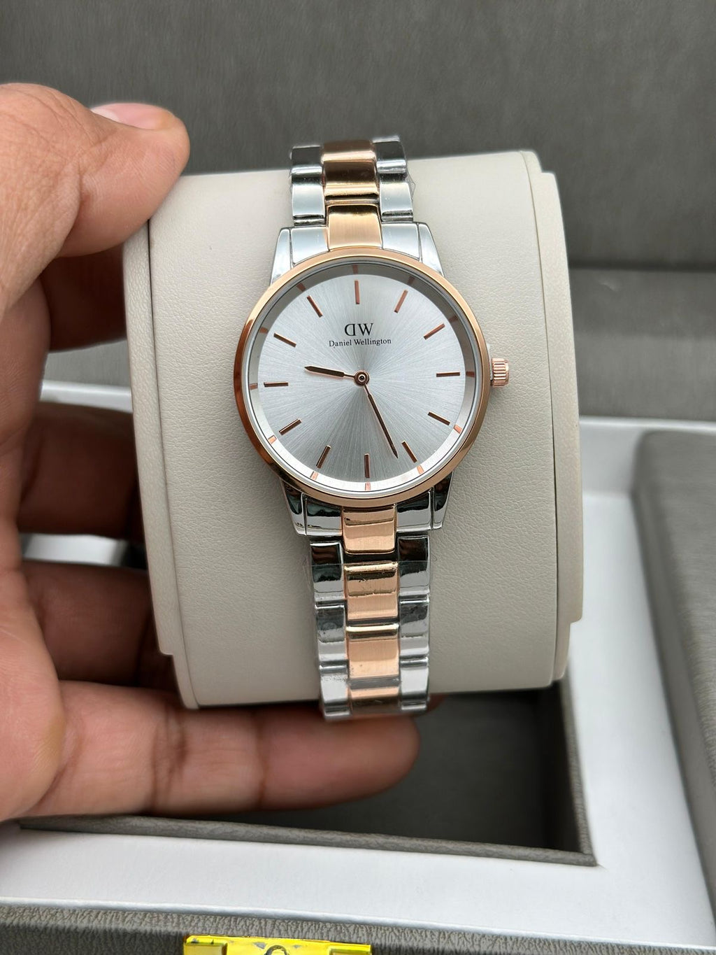Daniel Wellington Iconic Link