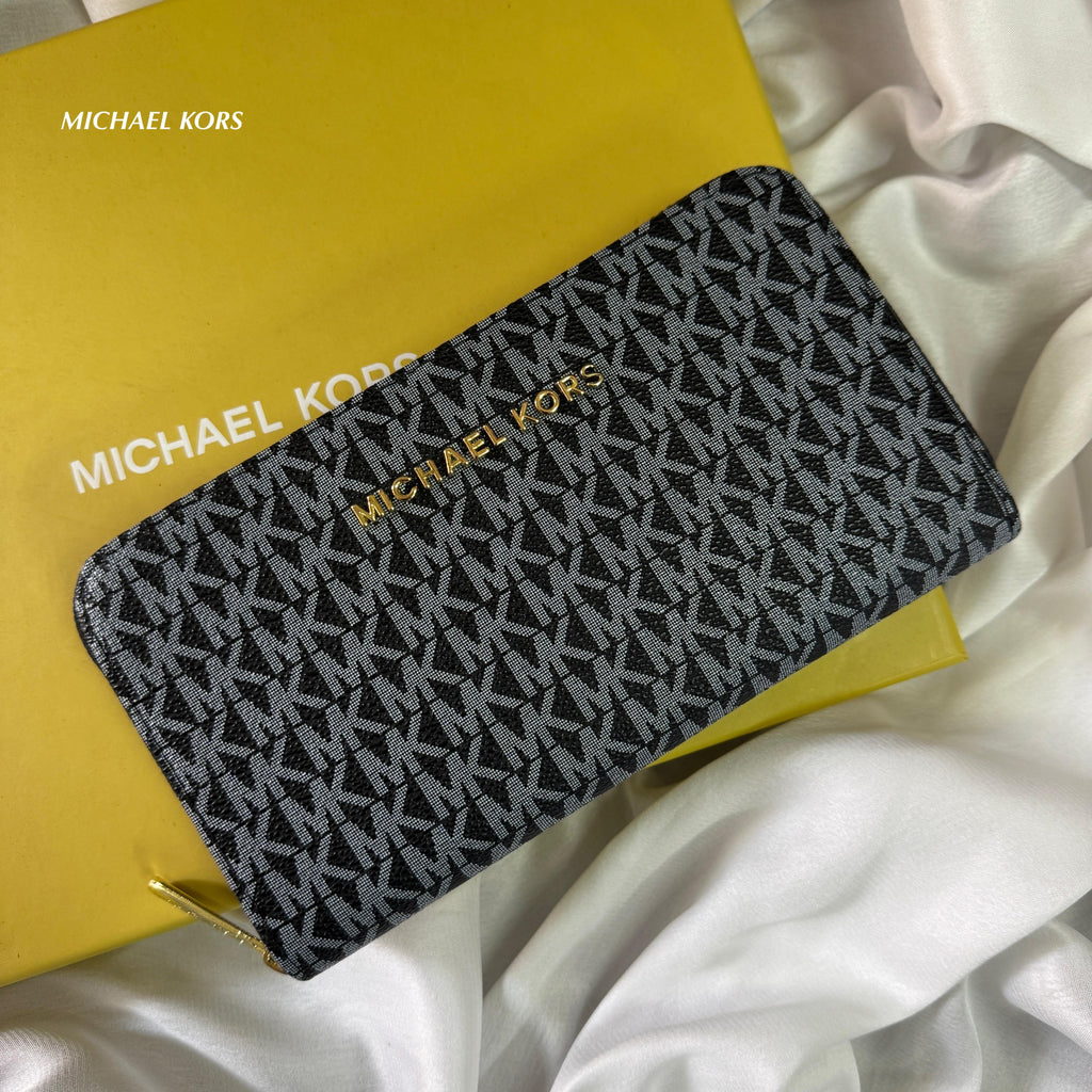 Michael Kors Zipper Wallet