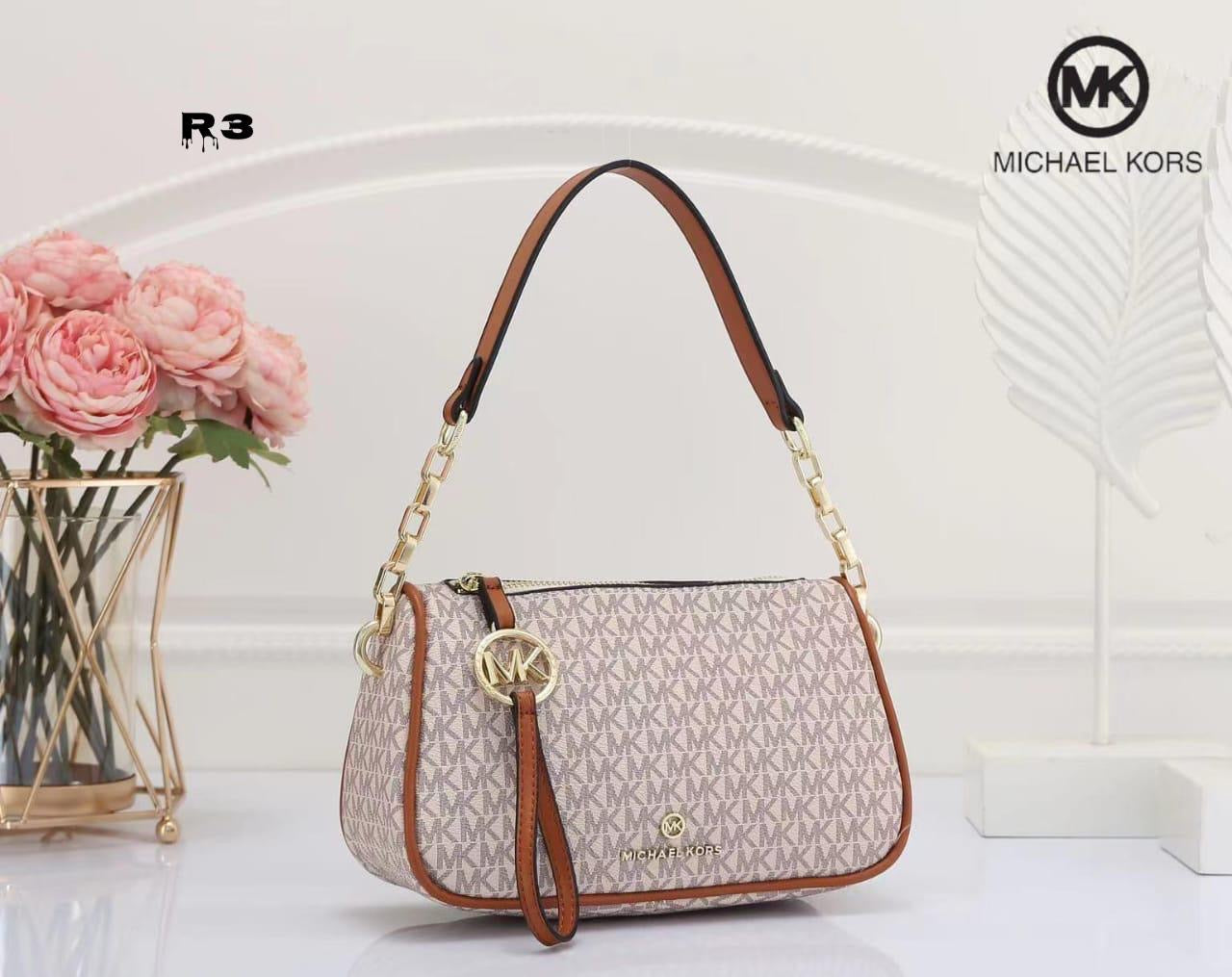 Michael Kors Jet Set Charm Shoulder Bag