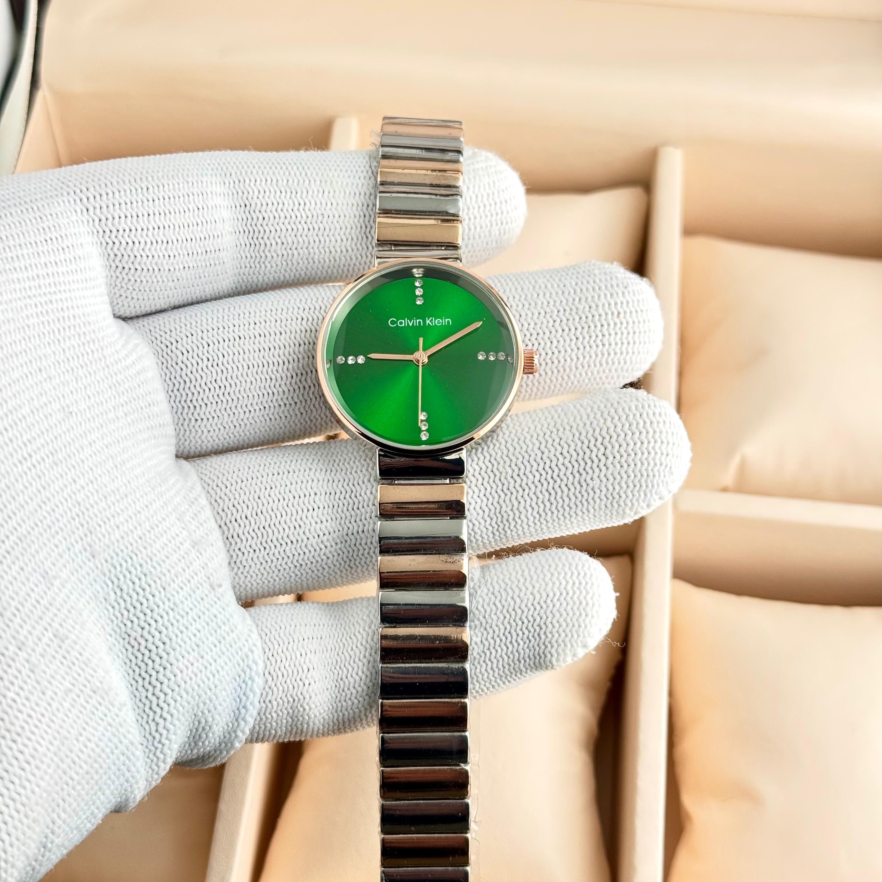 Calvin Klein Minimalistic T-Bar