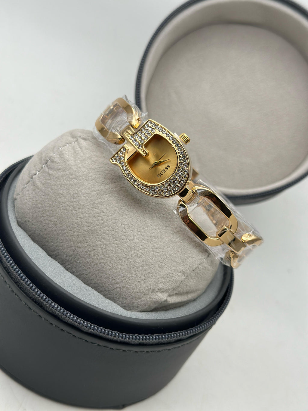 Guess Gia Collection