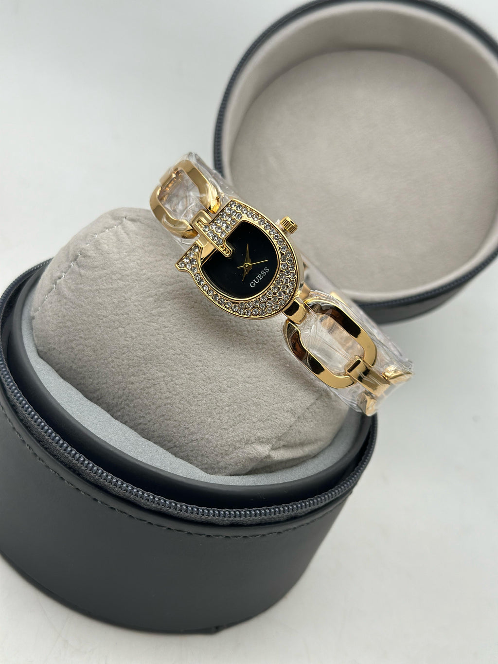 Guess Gia Collection