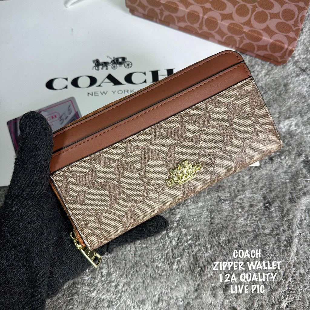 Coach Zipper Wallet