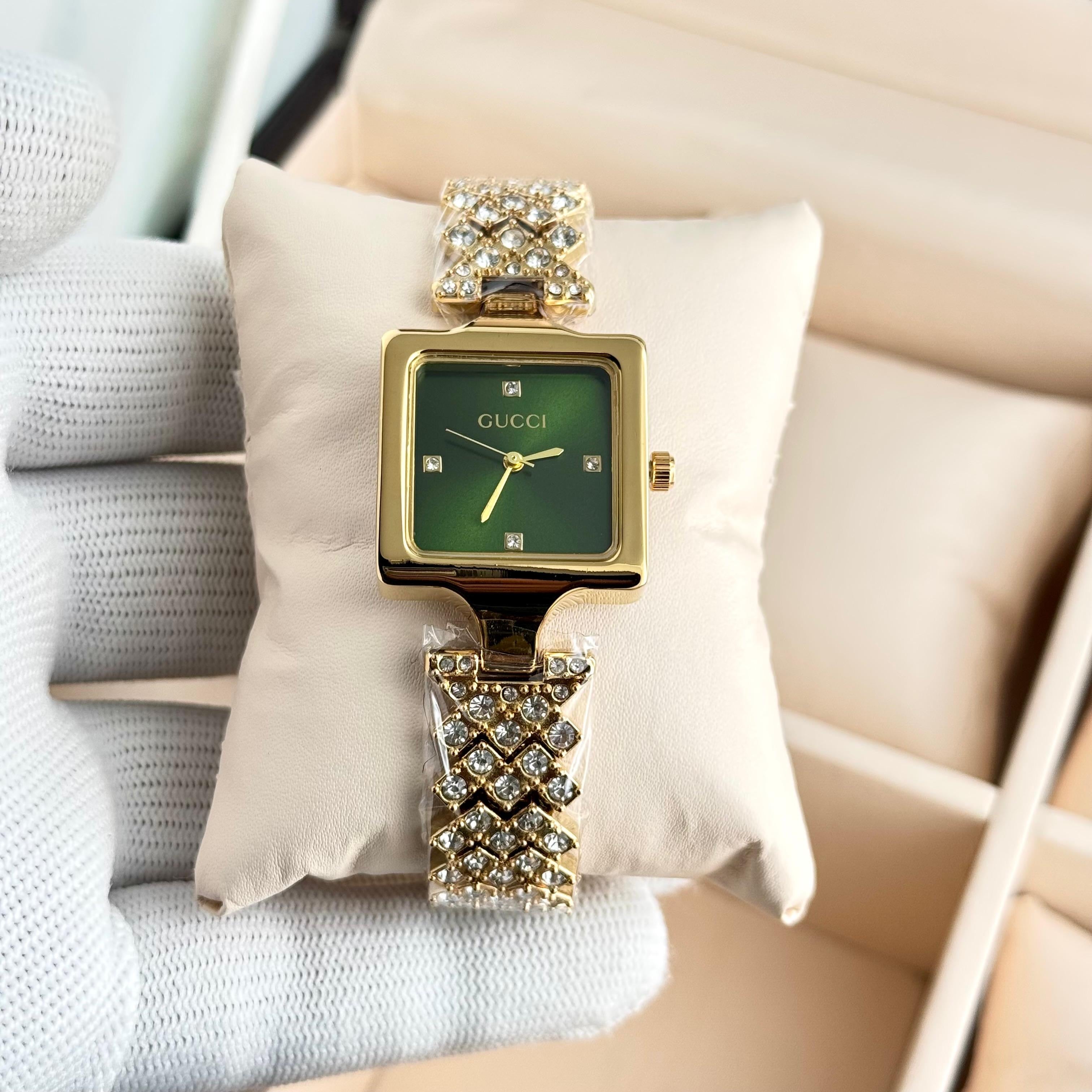 Gucci Diamond Strap