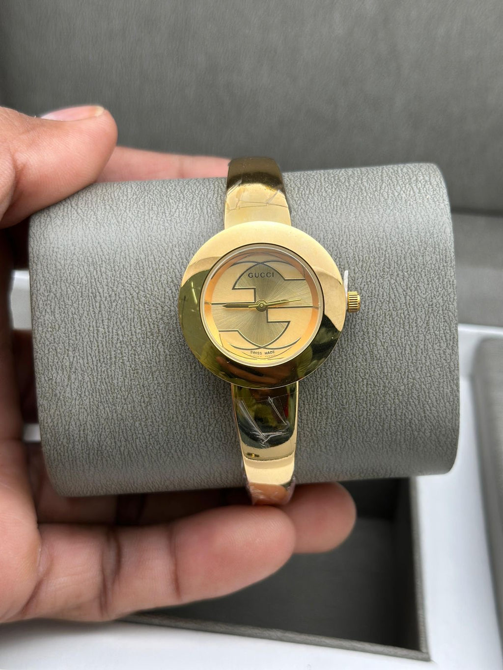 Gucci Twirl Bangle Watch