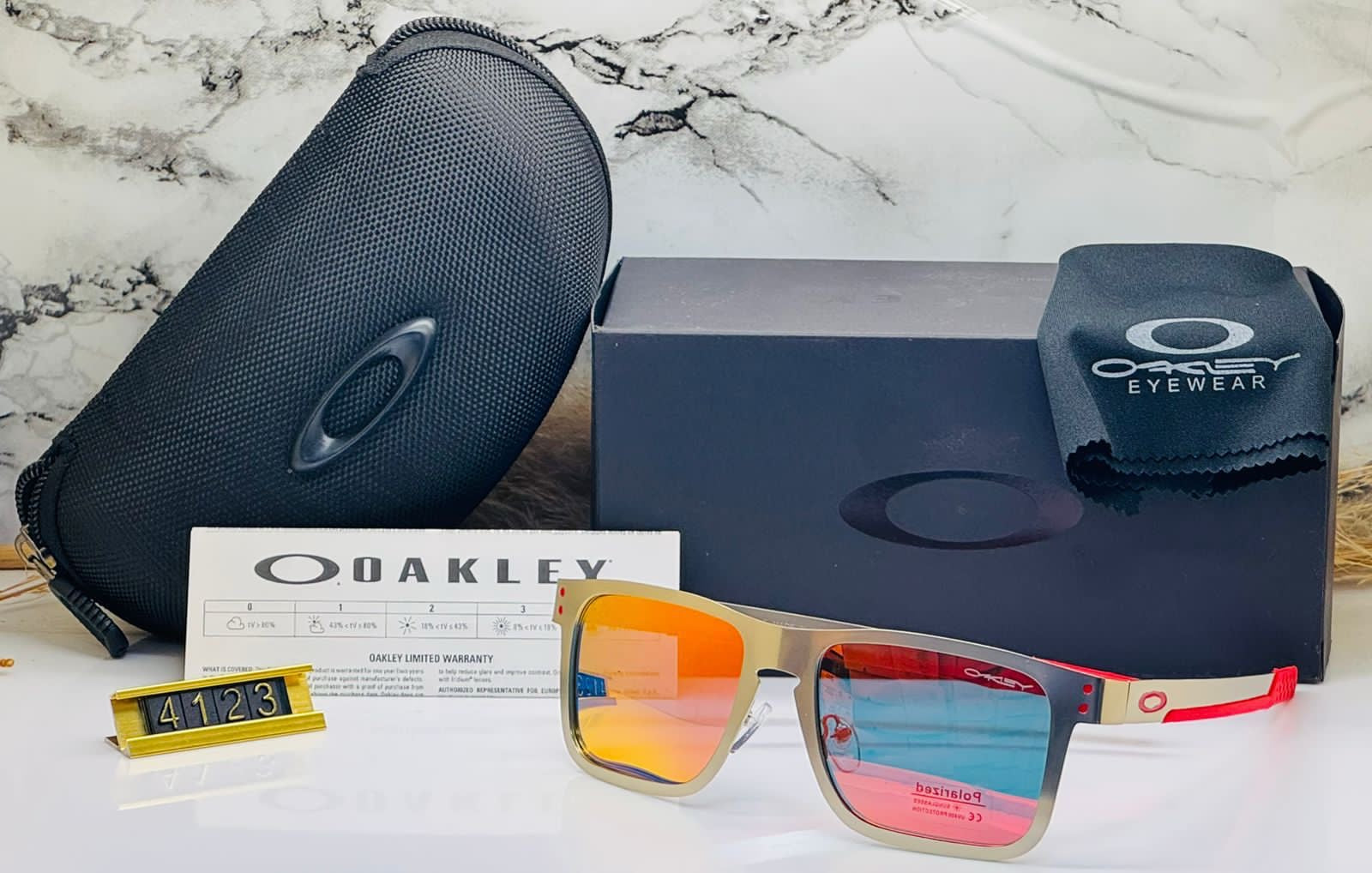 Oakley Unisex Sunglasses