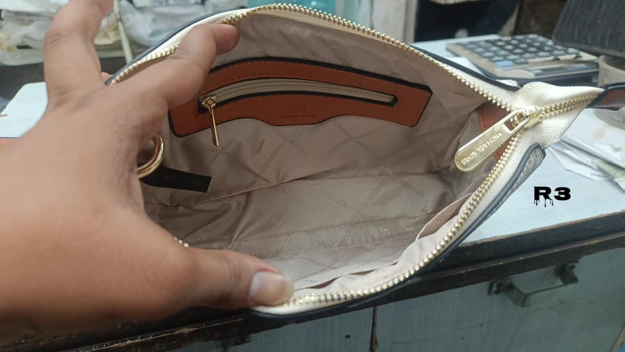 Michael Kors Front Wallet Parker