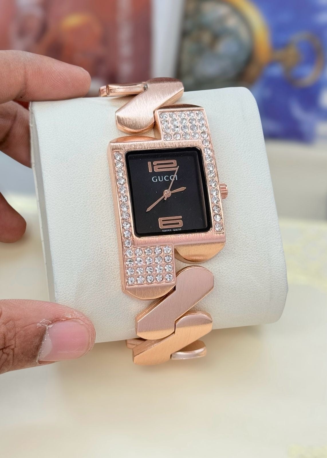 Gucci Twirl Collection