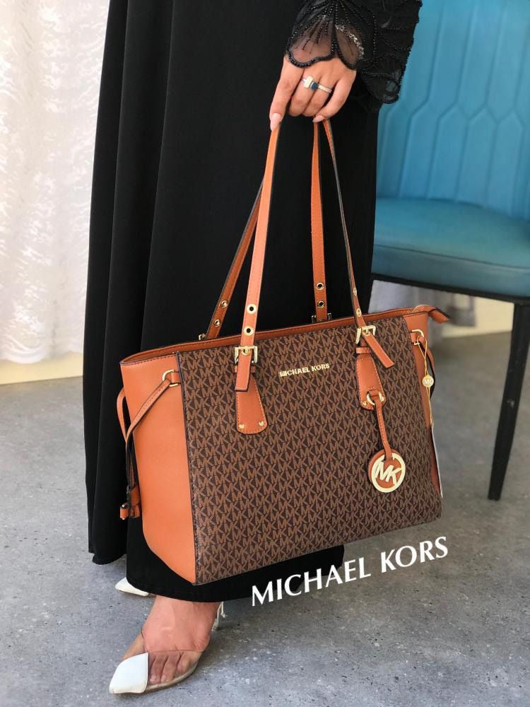 Michael Kors Voyager Tote