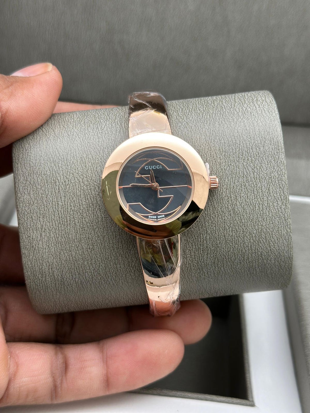 Gucci Twirl Bangle Watch
