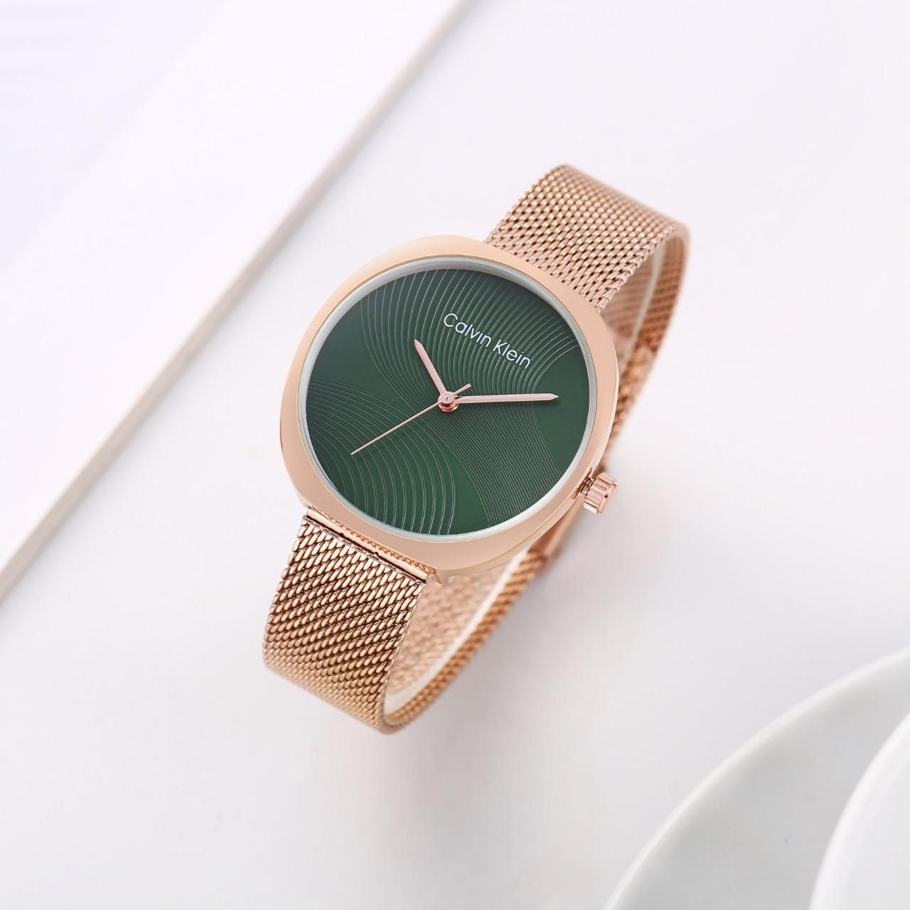 Calvin Klein Twisted Bezel