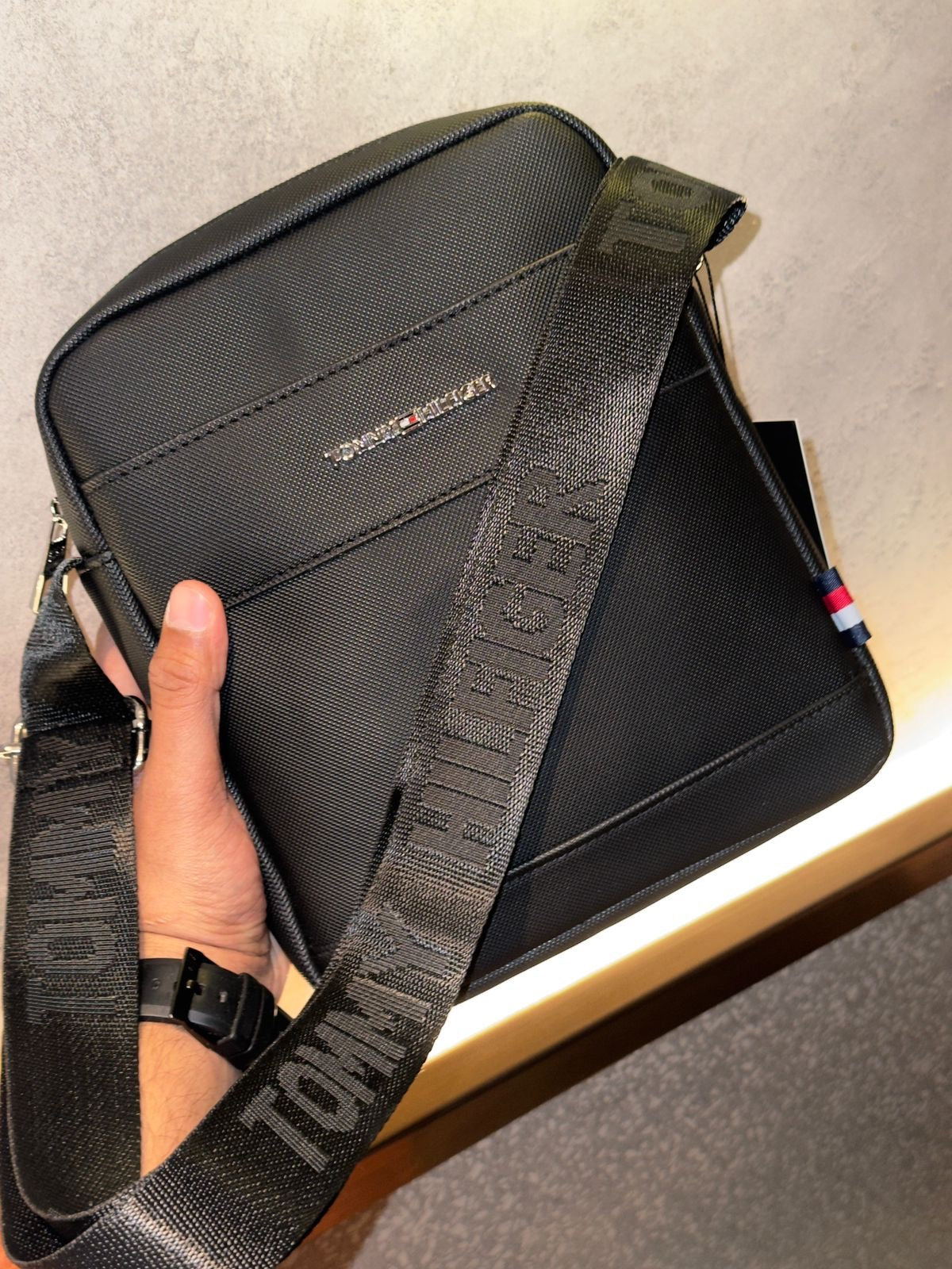 Tommy Hilfiger Crossbody Bag