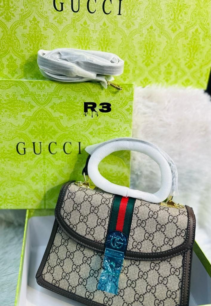 Gucci  Padlock Queen Margaret Bee Press Lock