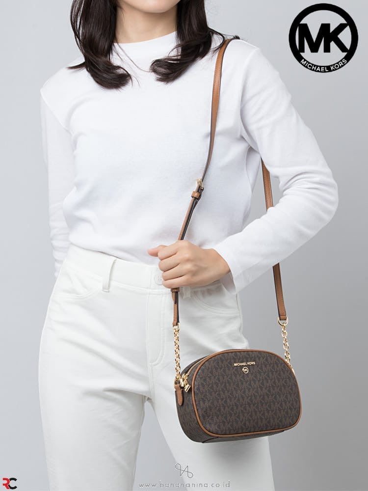 Michael Kors Jet Set Charm Oval Camera Bag