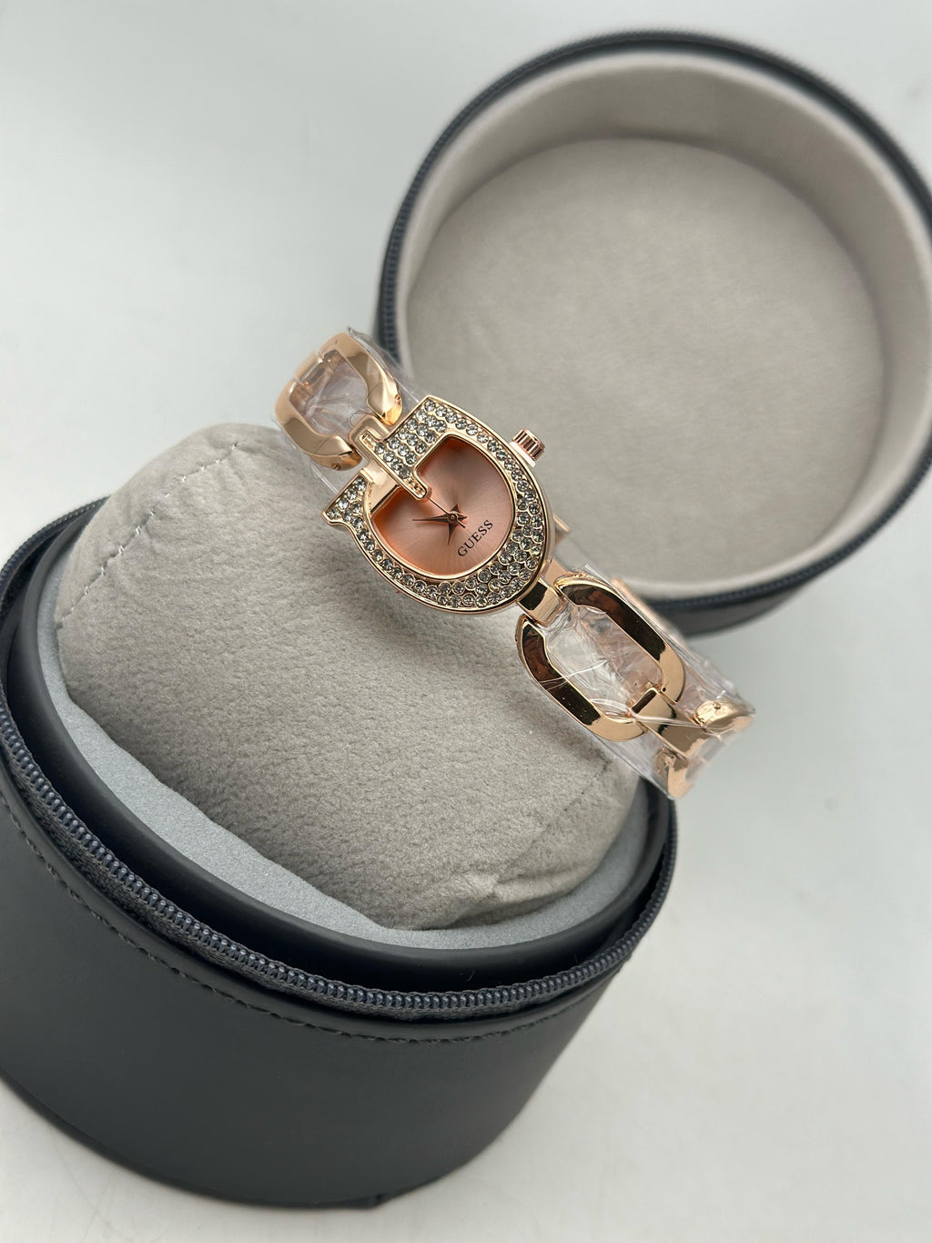 Guess Gia Collection