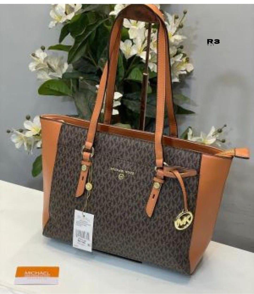 Michael Kors Voyager