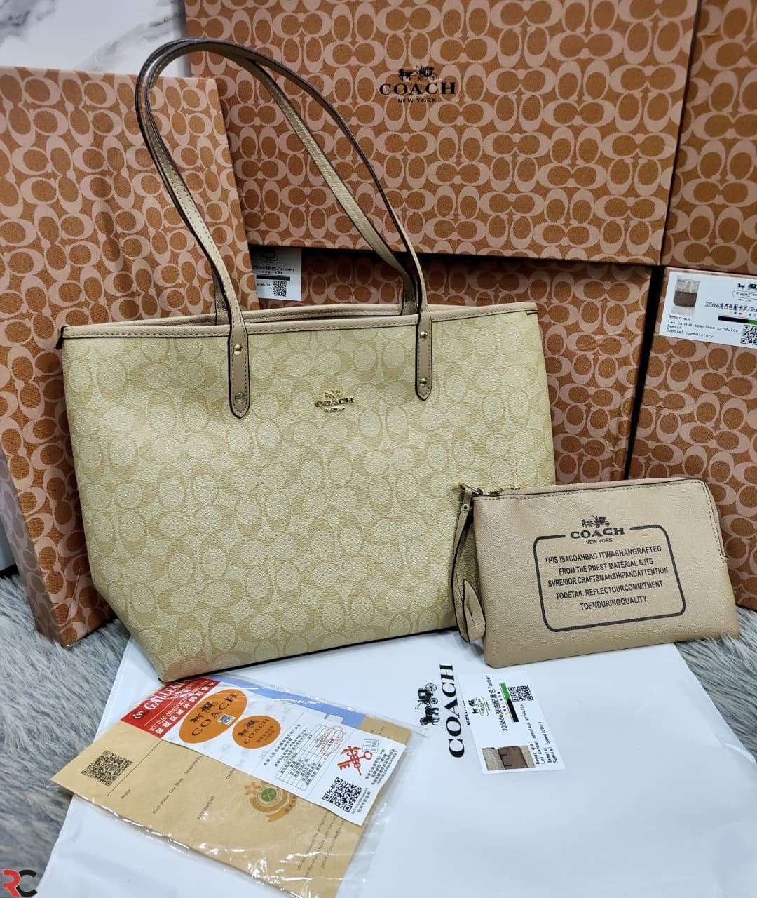 Coach City Tote In Signature Canvas