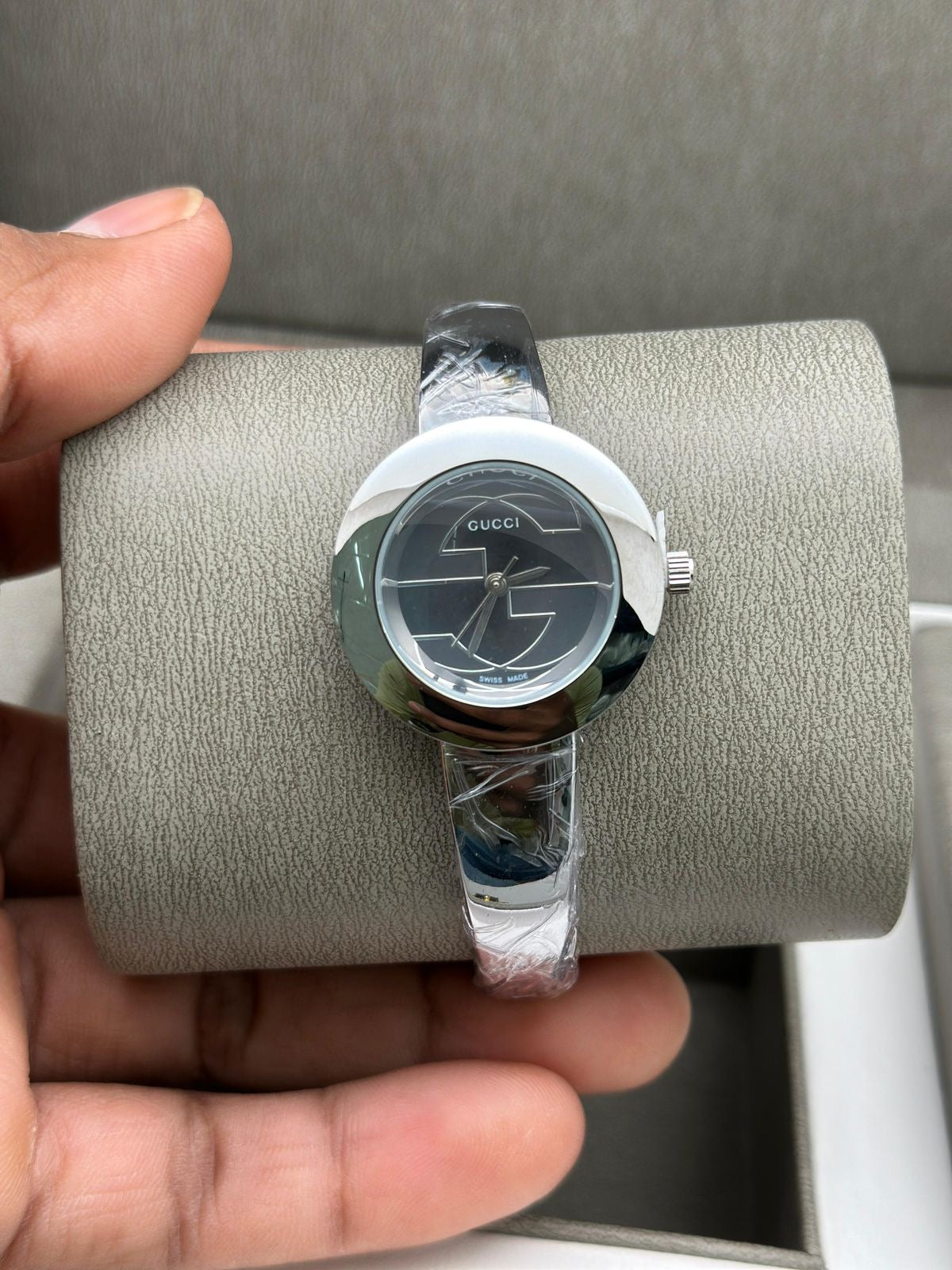 Gucci Twirl Bangle Watch