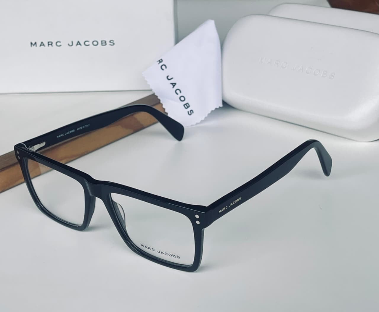 Marc Jacobs Unisex Transparent Lens With Sunglasses