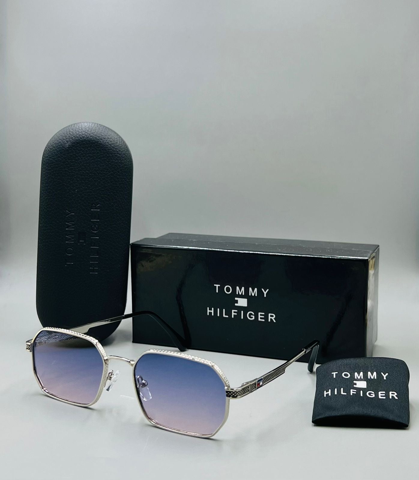 Tommy Hilfiger Unisex Sunglasses