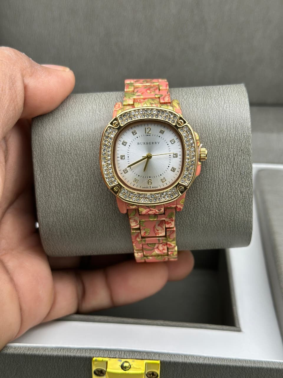 Burberry floral Strap Edition